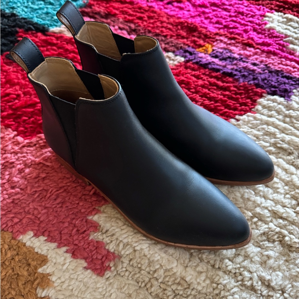 Nisolo Eva Chelsea Boots